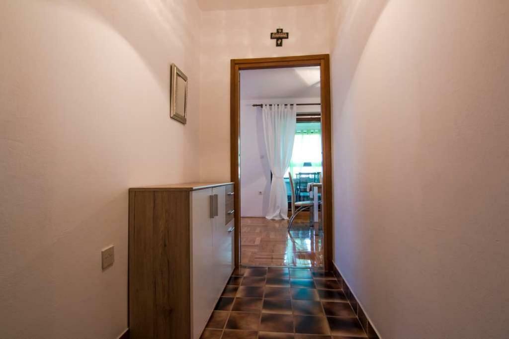 Sea View Apartma *
